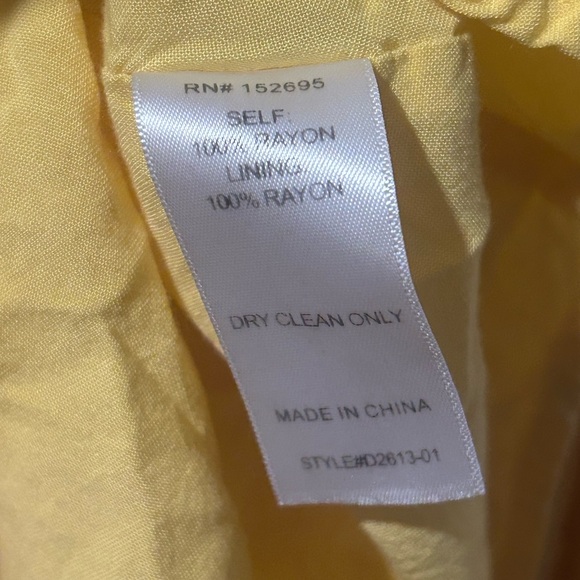 Slate and Willow Yellow Tiered Maxi Dress. Small - Picture 8 of 8